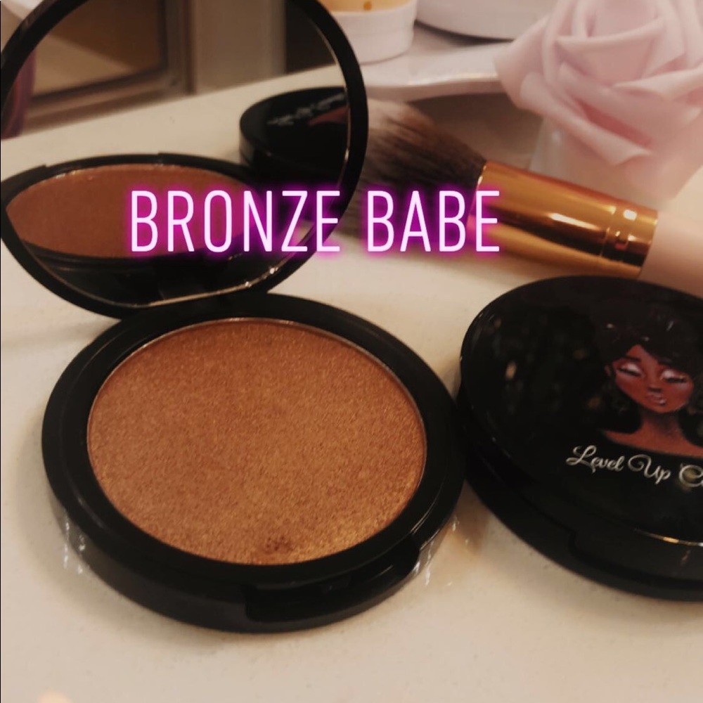COPY - Bronze Highlighter/ Bronzer